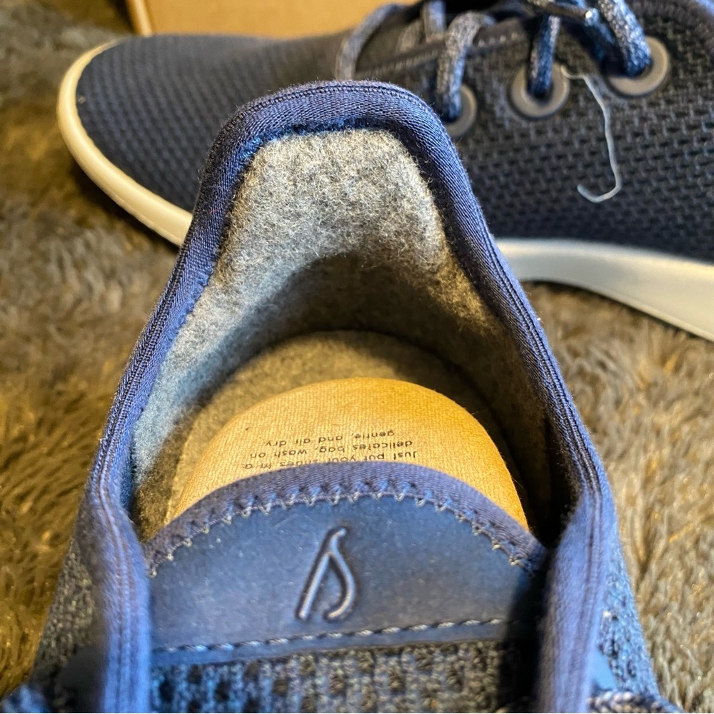 allbirds Tree Runner men’s in marine blue and blizzard. New with box - Picture 8 of 8